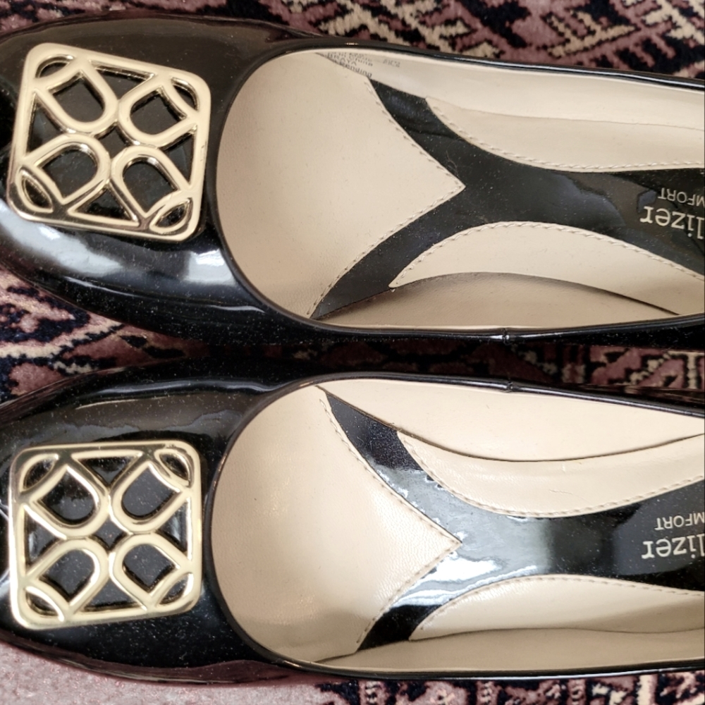 Naturaliser shoes